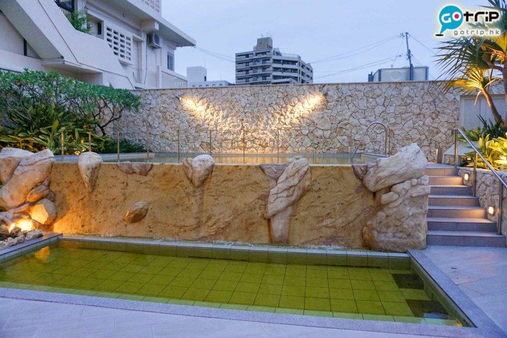 沖繩酒店 溫泉也位於2F，採用上下兩層設計。
