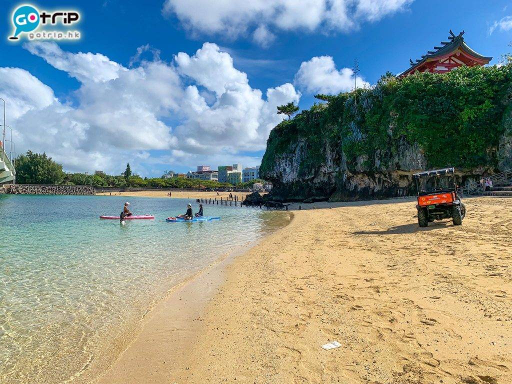 沖繩自由行2023 波上宮位於沙灘的懸崖上，非常特別。