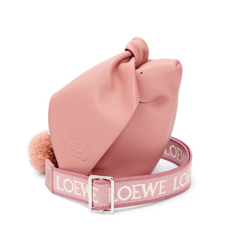 手袋 Loewe運用可愛兔仔為造型