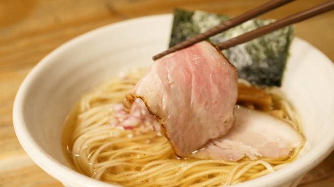 東京拉麵 『醤油ラーメン』: 豬肉叉燒、紫菜
