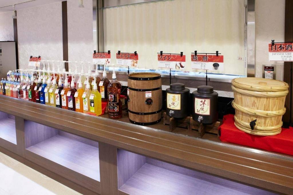 大阪 心齋橋 酒店也同時提供雪糕及超過20款酒精飲品任飲放題，啤酒、日本清酒、雞尾酒、梅酒一應俱全。