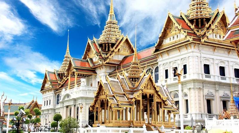 曼谷自由行 泰國自由行 大皇宮 當地人以表對神明的尊重都會對衣著上有要求