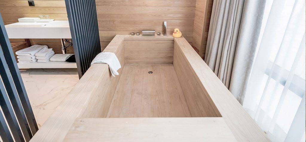 首爾酒店 明洞 Hinokki Studio房型配有日式風呂，可以一邊欣賞首爾景色一邊浸浴