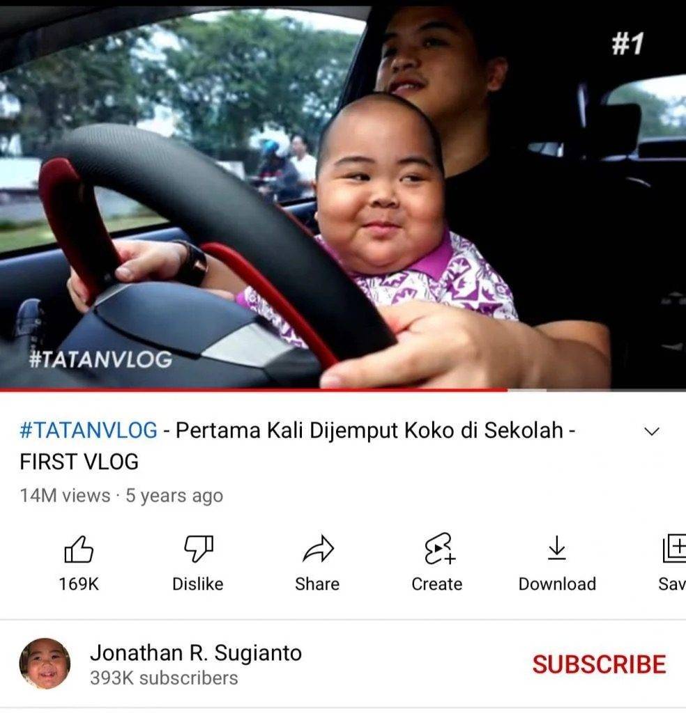 whatsapp sticker Tatan 這條五年前的YouTube片段，由哥哥接他放學，也有1,400萬次觀看次數！！！