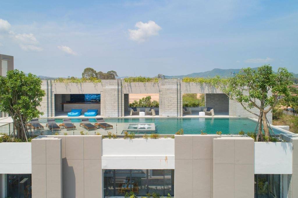 芭堤雅酒店 還有屋頂泳池。