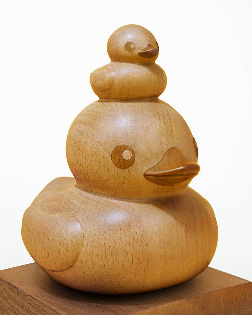黃鴨2023香港 DOUBLE DUCKS 7”原木雕塑HK$2，888