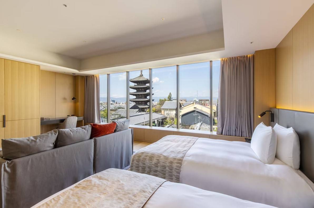 京都酒店 48間客房設計簡約，最小的面積也有近5百呎，部分享有法觀寺八坂塔的絕美景色