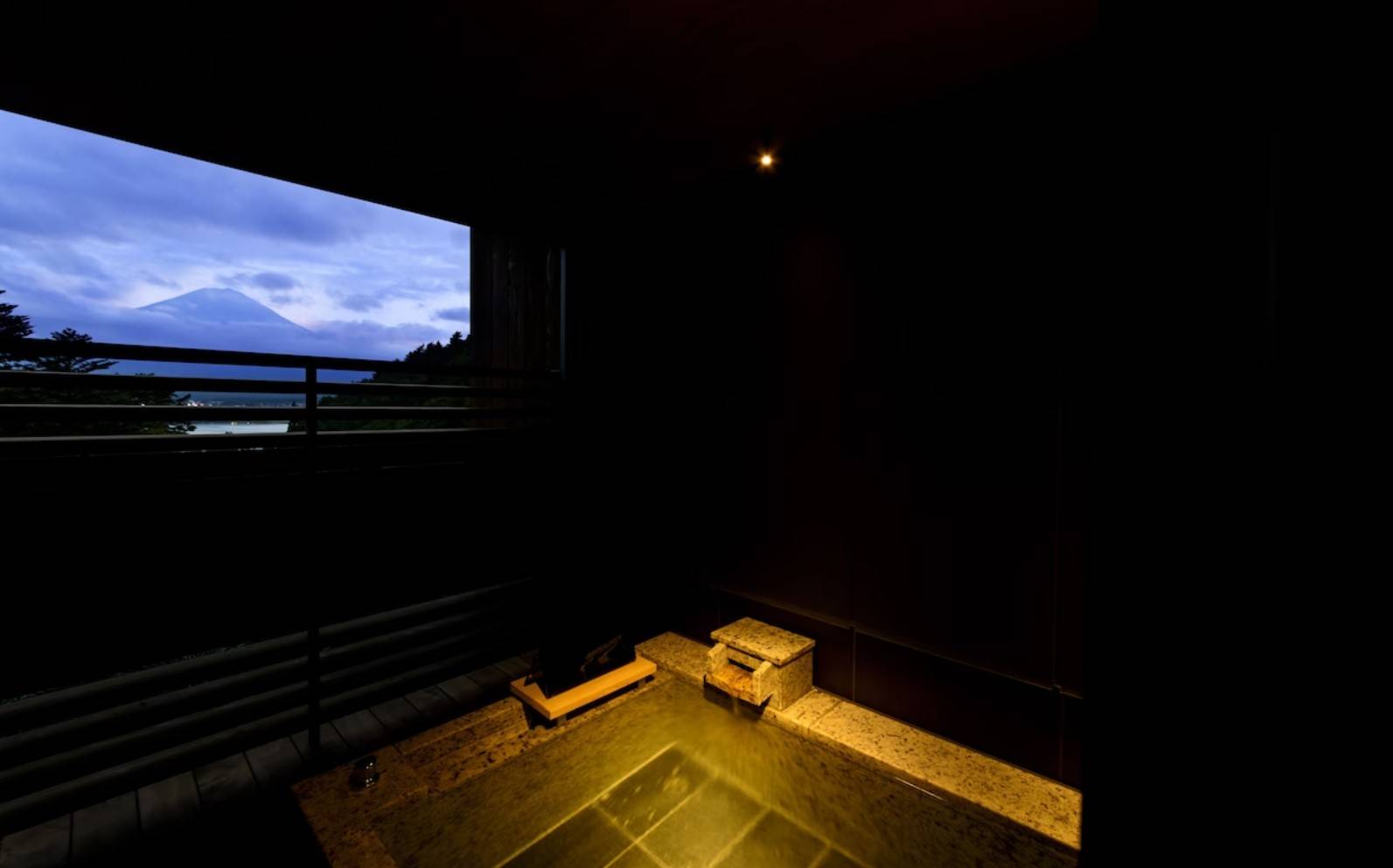 河口湖酒店 所有客房均配置正對著富士山的半露天溫泉