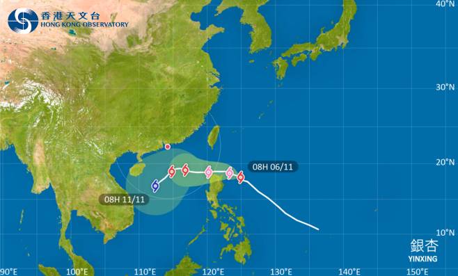 銀杏會在今明兩日逐漸增強並移向呂宋海峽一帶，隨後有較大機會轉向偏西方向移動並進入南海中北部