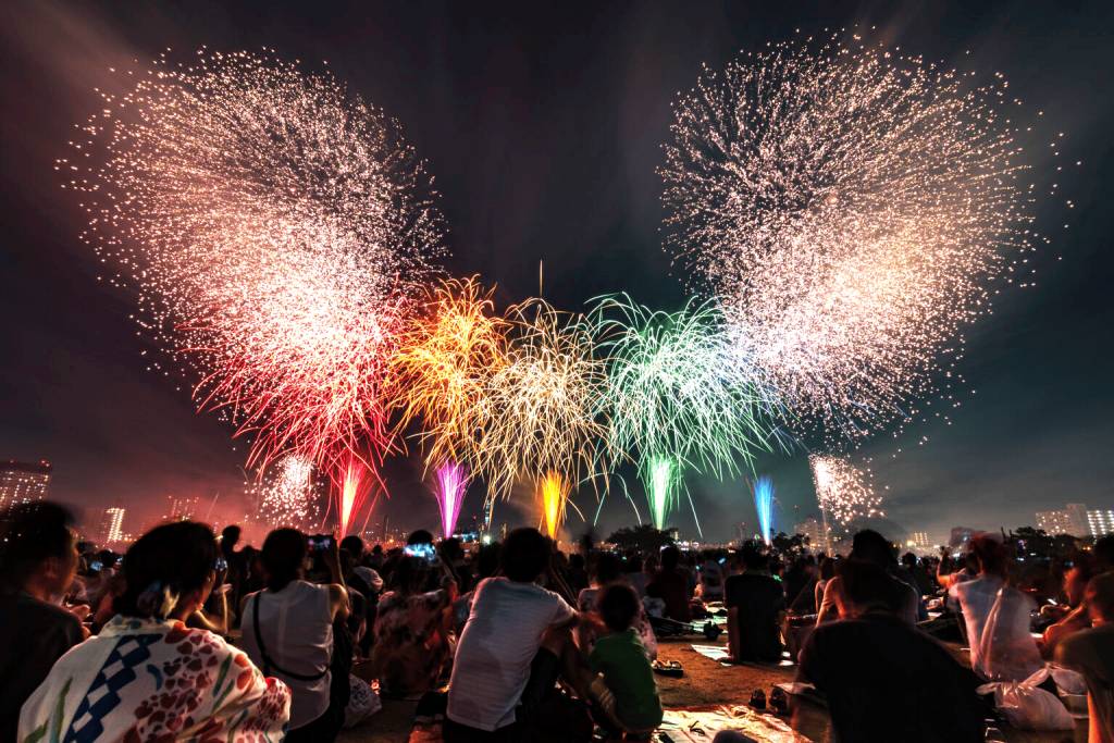 2026年公眾假期請假攻略 7月是日本煙火大會的季節(圖片來源:Ikidane Nippon)