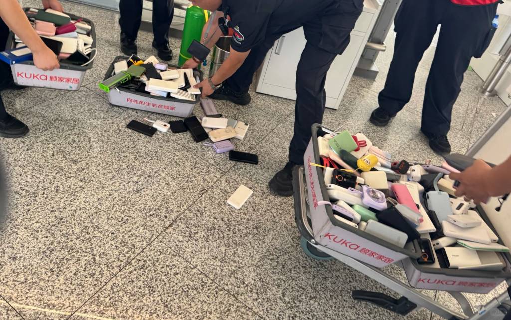 機場 嚴查 有網民分享內地機場屆時出現尿袋丟棄潮!(圖片來源:Facebook@中國強制性產品認證)