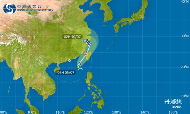 熱帶氣旋丹娜絲今日會在南海東北部徘徊並逐漸增強，隨後轉往偏北方向移動，大致移向台灣海峽至廣東東部沿岸一帶