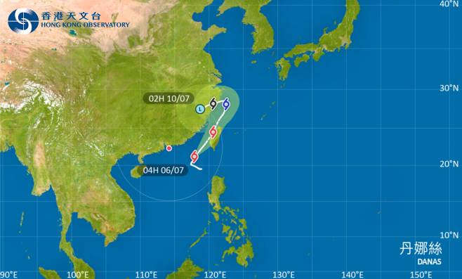 丹娜絲今日初時會在南海東北部緩慢移動，稍後加速轉往東北方向，大致移向台灣西部沿岸至台灣海峽一帶