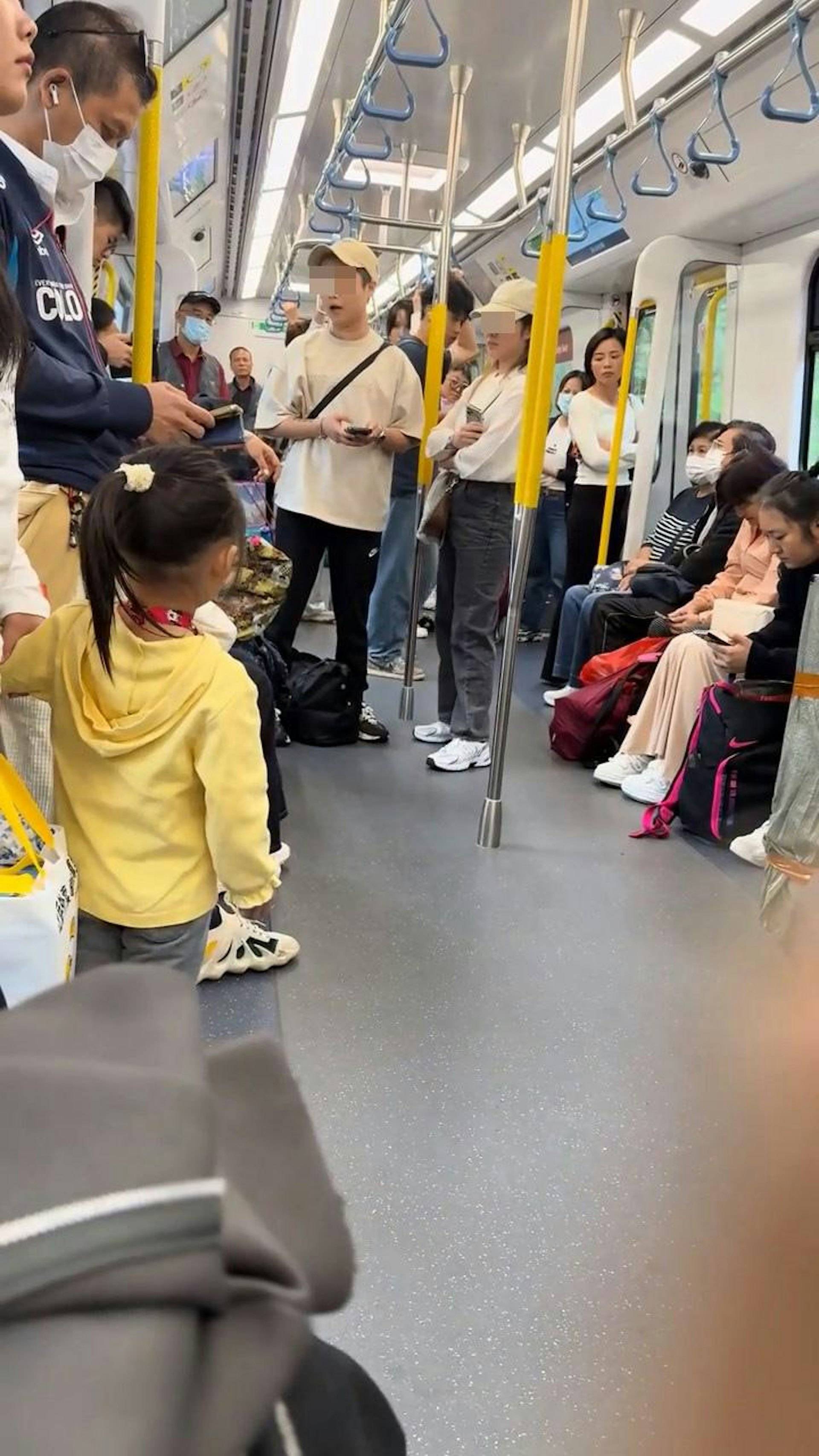 港鐵爭執 世代衝突 (圖片來源:Facebook群組「香港突發事故報料區及討論區」 )