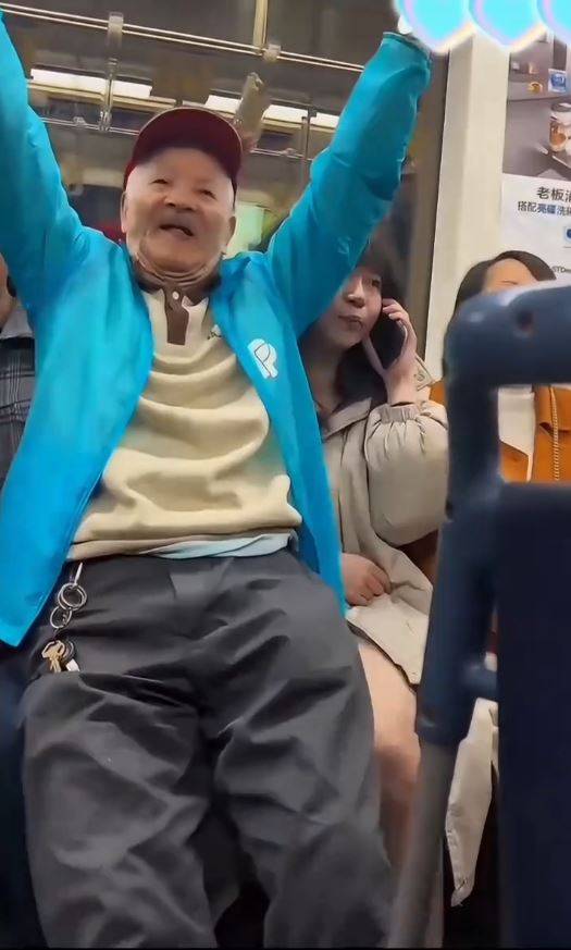 地鐵爭議 讓座糾紛 (圖片來源:抖音@中安在線)