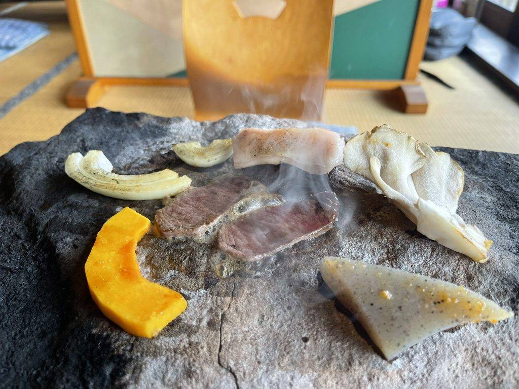 日本熊患 熊肉料理 (圖片來源:X@aqua7974)